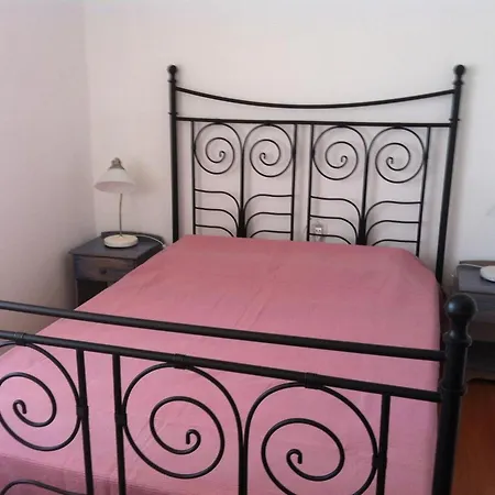 Charming House In With Terrace And Parking *